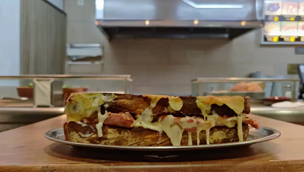 Zapatilla del bar Melo's