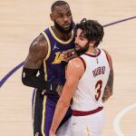 LeBron James y Ricky Rubio.