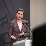 La primera ministra danesa, Mette Frederiksen, durante la comparecencia de este lunes
