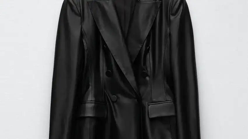 Blazer efecto piel.