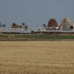 Los espectaculares decorados de «Asteroid Ciy», a un lado de la carretera de Chinchón a Colmenar de Oreja