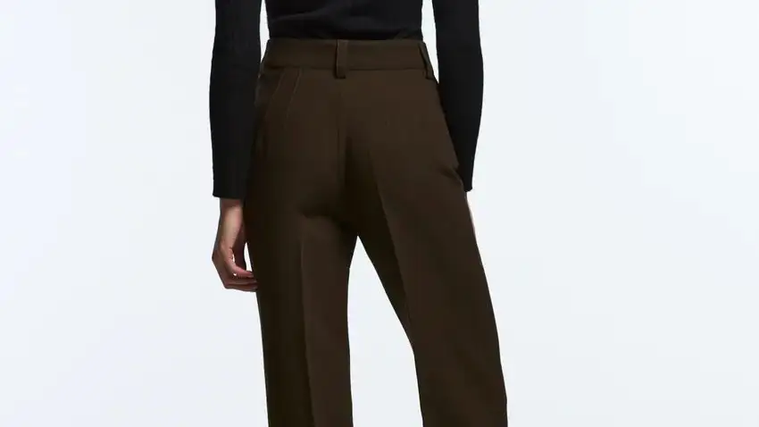 Parte trasera del pantalón de tiro alto.