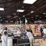 La goma xantana se agrega comúnmente a los alimentos procesados
