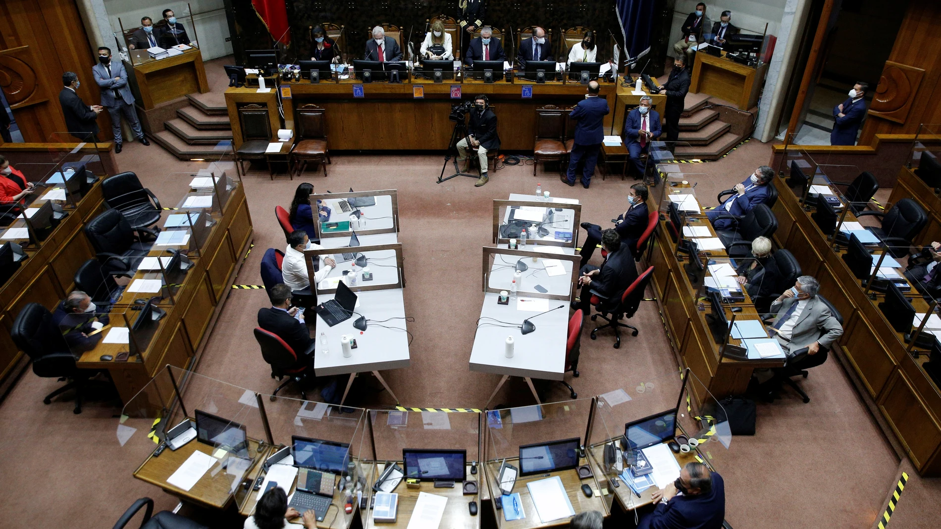 ARCHIVO: Fotografía cedida por el Senado que muestra la sala durante la discusión y posterior votación de la Acusación Constitucional contra el presidente del país, Sebastián Piñera, por su relación con los Papeles de Pandora hoy, en Valparaíso (Chile).