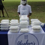 Abraham repartiendo comida a los desamparados