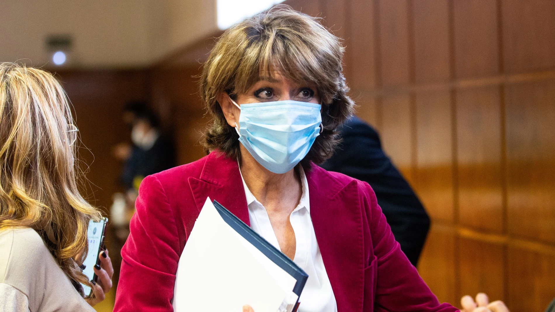 La Fiscal General del Estado, Dolores Delgado, a su llegada para comparecer en una Comisión de Justicia en el Senado, a 18 de noviembre de 2021, en Madrid, (España).