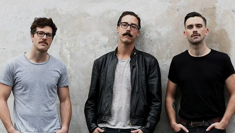 Hombres con bigote