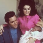 Lisa Marie Presley, recién nacida (1968), con sus padres, Elvis y Priscilla