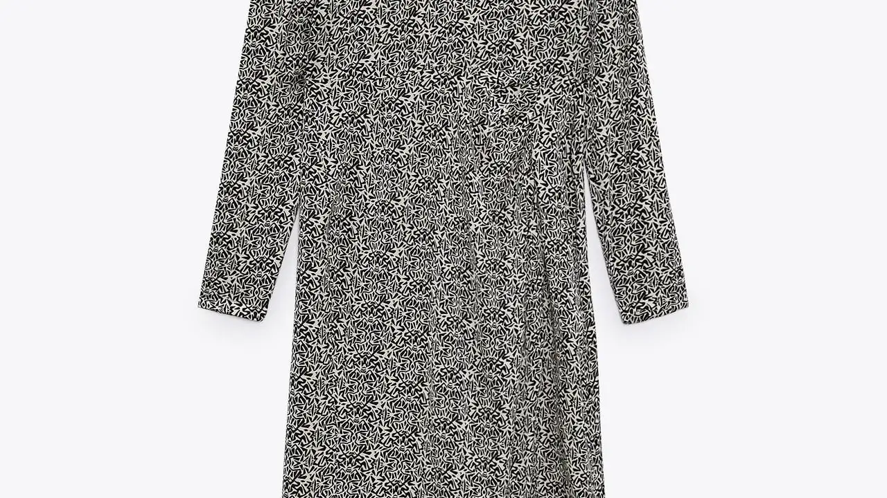 Vestido de estilo midi con estampado.