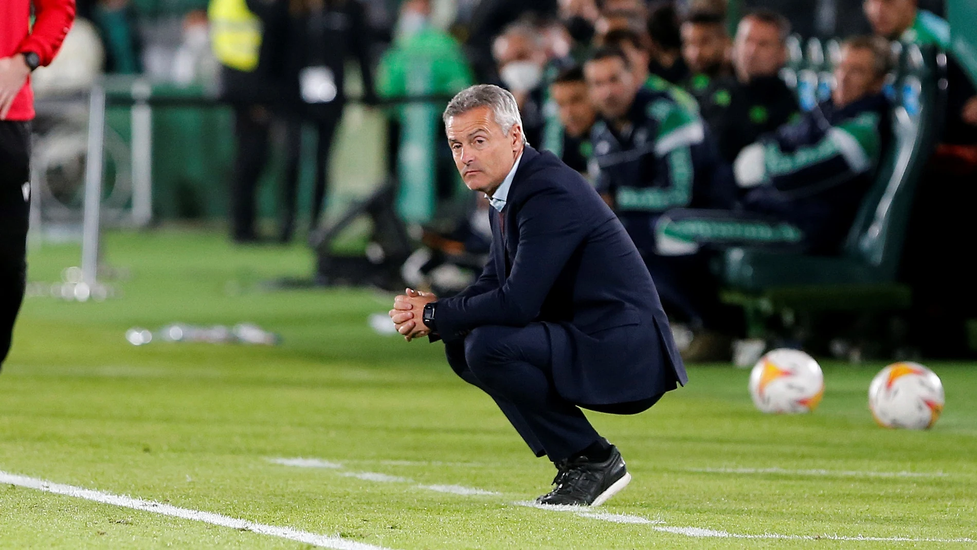 Fran Escribá con el Elche frente al Betis.
