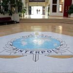 El vestíbulo de la sede de Interpol en Lyon, en el centro de Francia