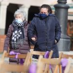 Concentración en la plaza del Ayuntamiento de Ponferrada con motivo del Día Internacional contra la Violencia hacia las Mujeres