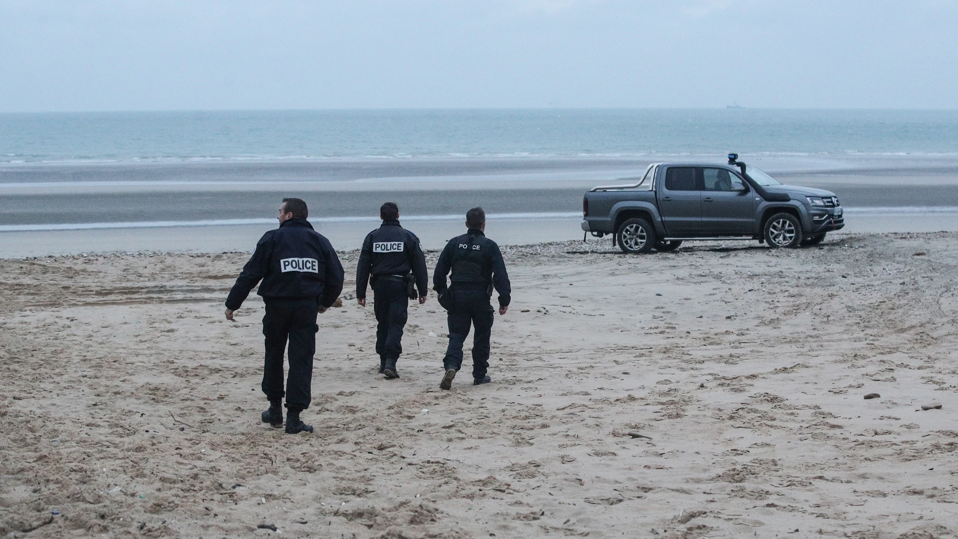 El primer ministro de Reino Unido, Boris Johnson, convocó al comité Cobra de urgencia y acusa a Francia de “no hacer las cosas de la manera que tienen que hacerse