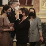 La ministra de Igualdad, Irene Montero (i) y la portavoz de EH Bildu en el Congreso, Mertxe Aizpurua (d), en el acto de firma del acuerdo para la renovación del Dictamen del Pacto de Estado contra la Violencia de Género, en el Congreso de los Diputados, a 25 de noviembre de 2021, en Madrid (España). El acto de firma se lleva a cabo por parte de todas las formaciones políticas representadas en el Congreso y el Senado, salvo Vox. El actual acuerdo, caduca en septiembre de 2022 y el Gobierno llevaba varias semanas buscando un nuevo acuerdo que blinde la unión de fuerzas contra la violencia de género. El acuerdo coincide con el 25N, Día Internacional por la Erradicación de la Violencia de Género.25 NOVIEMBRE 2021;PACTO DE ESTADO;VIOLENCIA DE GENERO;MUJERERES;VIOLENCIA MACHISTAEduardo Parra / Europa Press25/11/2021