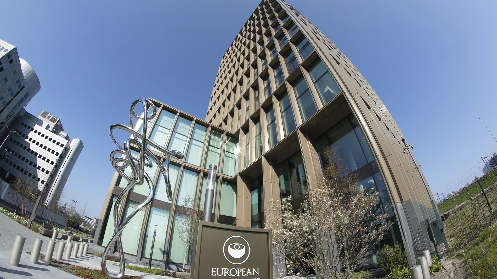 Fachada de la Agencia Europea del Medicamento, en Amsterdam, Holanda