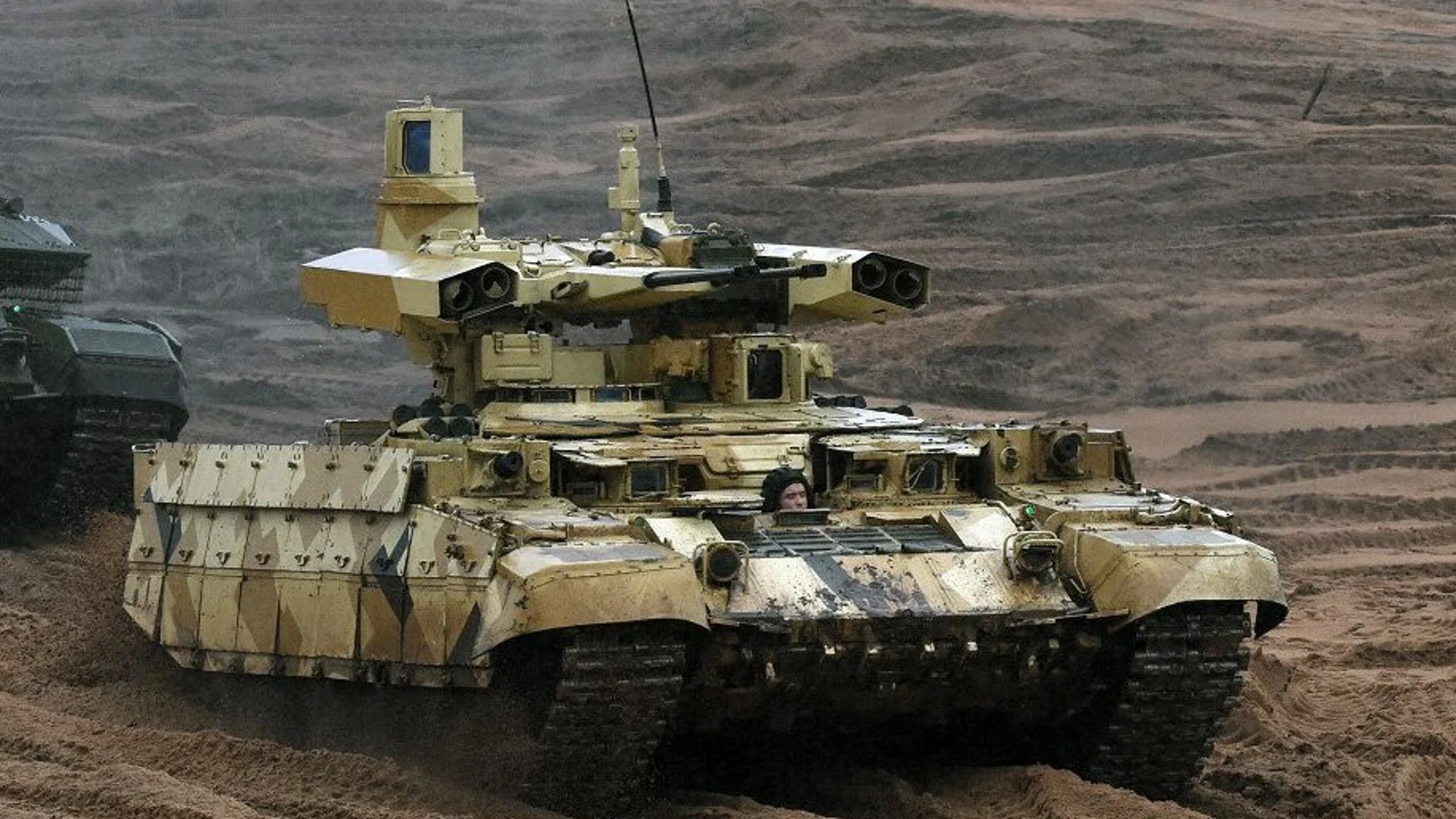 Un tanque de apoyo BMPT-72 Terminator del Ejército ruso