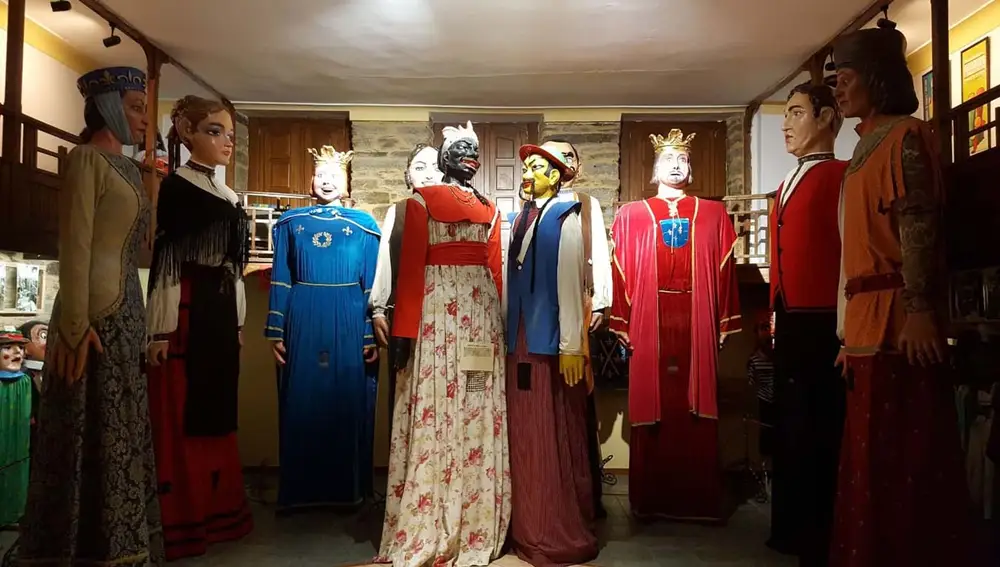 Museo de gigantes y cabezudos en Puebla de Sanabria