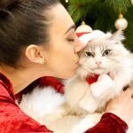Irene Olocco con su gato Víctor