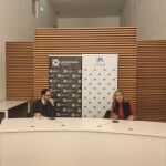 El delegado de LA RAZÓN en Andalucía, Pepe Lugo, y la escritora Marta Robles