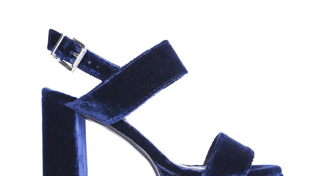 Sandalia Mónica terciopelo azul tacón, de Más34