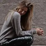 Carla Hinajosa con el pantalón de Zara más versátil del año.