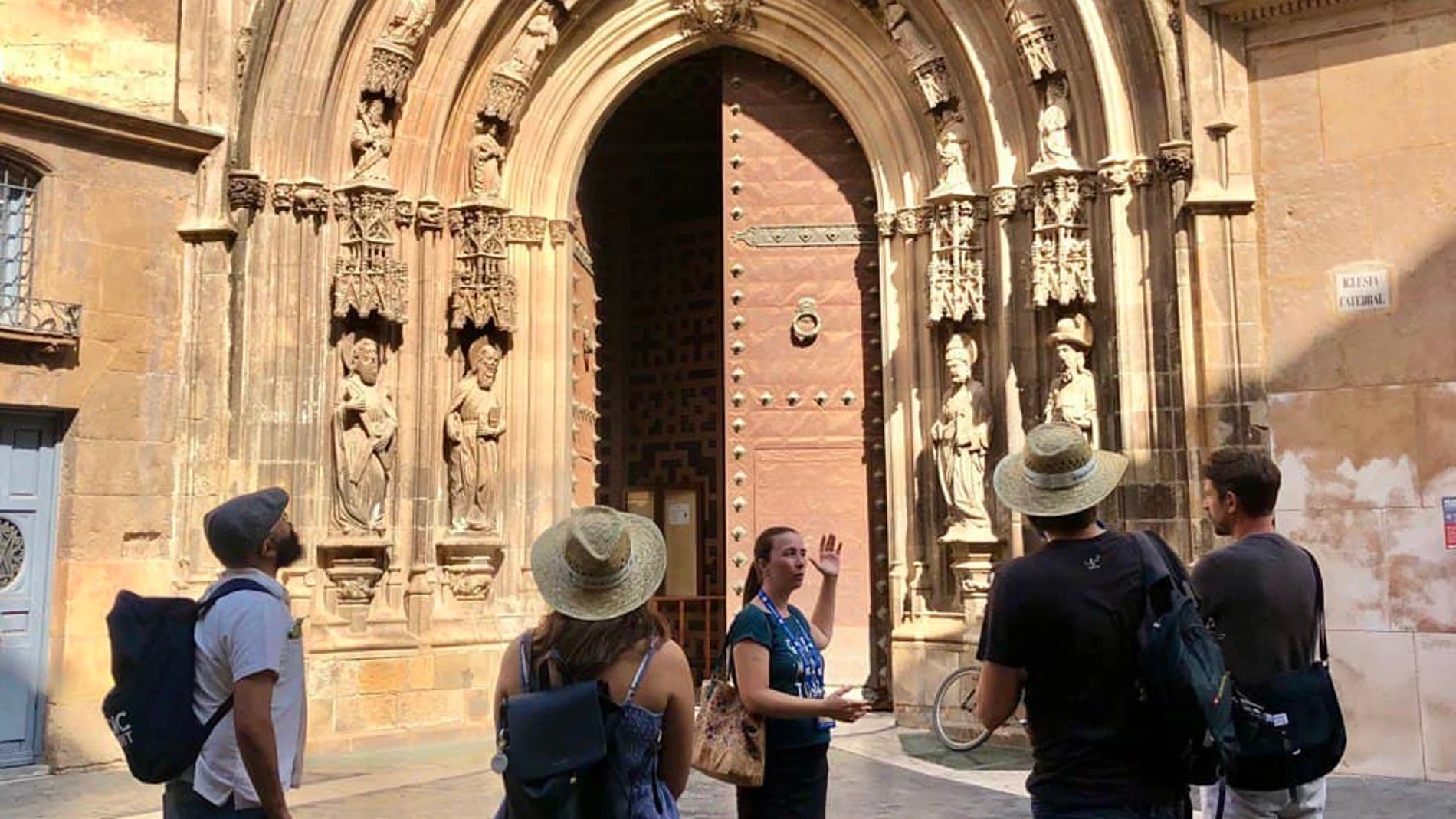 La Comunidad ofrece ocho rutas con visitas guiadas gratuitas para conocer mejor sus grandes destinos culturales