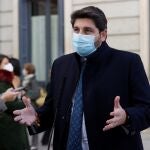 El presidente de Murcia, Fernando López Miras hace declaraciones a los medios a su llegada al acto institucional celebrado con motivo de 43 aniversario de la Constitución, este lunes en el exterior del Congreso, debido a la pandemia de coronavirus.