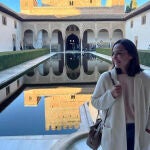 Tamara Falcó de puente en Granada.