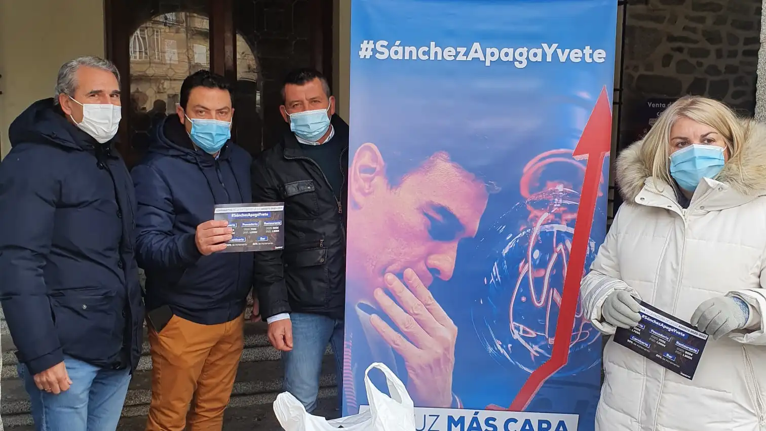 Mesa informativa del PP de Segovia