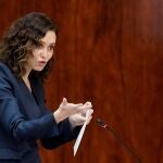 La presidenta de la Comunidad de Madrid, Isabel Díaz Ayuso, interviene durante el pleno de la Asamblea de Madrid