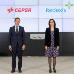Pierre-Yves Sache y Cristina Ávila durante la firma del acuerdo