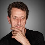 Fidel Fernández: "El teatro sirve para reflejar lo que le sucede a la sociedad y el humor es el mejor arma para la reflexión"