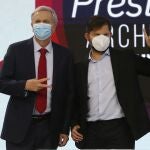 Los candidatos a la presidencia de Chile, el ultraderechista José Antonio Kast, del Partido Republicano, y el ex líder estudiantil de izquierda Gabriel Boric, del Frente Amplio, en un debate presidencial