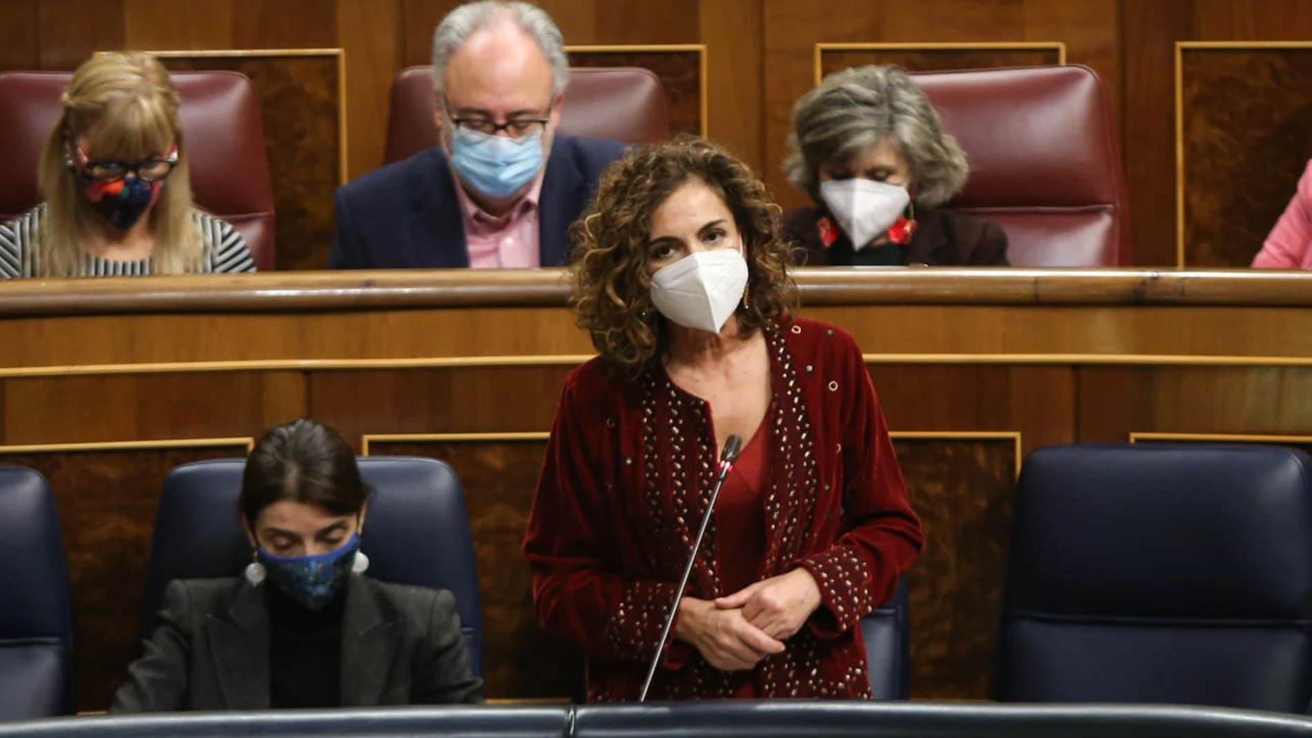 La ministra de Hacienda, María Jesús Montero, en la sesión de control al Gobierno el 15 de diciembre de 2021