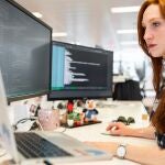 La iniciativa Liderazgo Tech GL Santander #ChicasImparables está diseñada para fomentar las aptitudes digitales de las mujeres participantes.