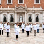Elisa Alcayde, frente a parte de su candidatura con la que aspira a dirigir el Colegio de Farmacéuticos de Valencia