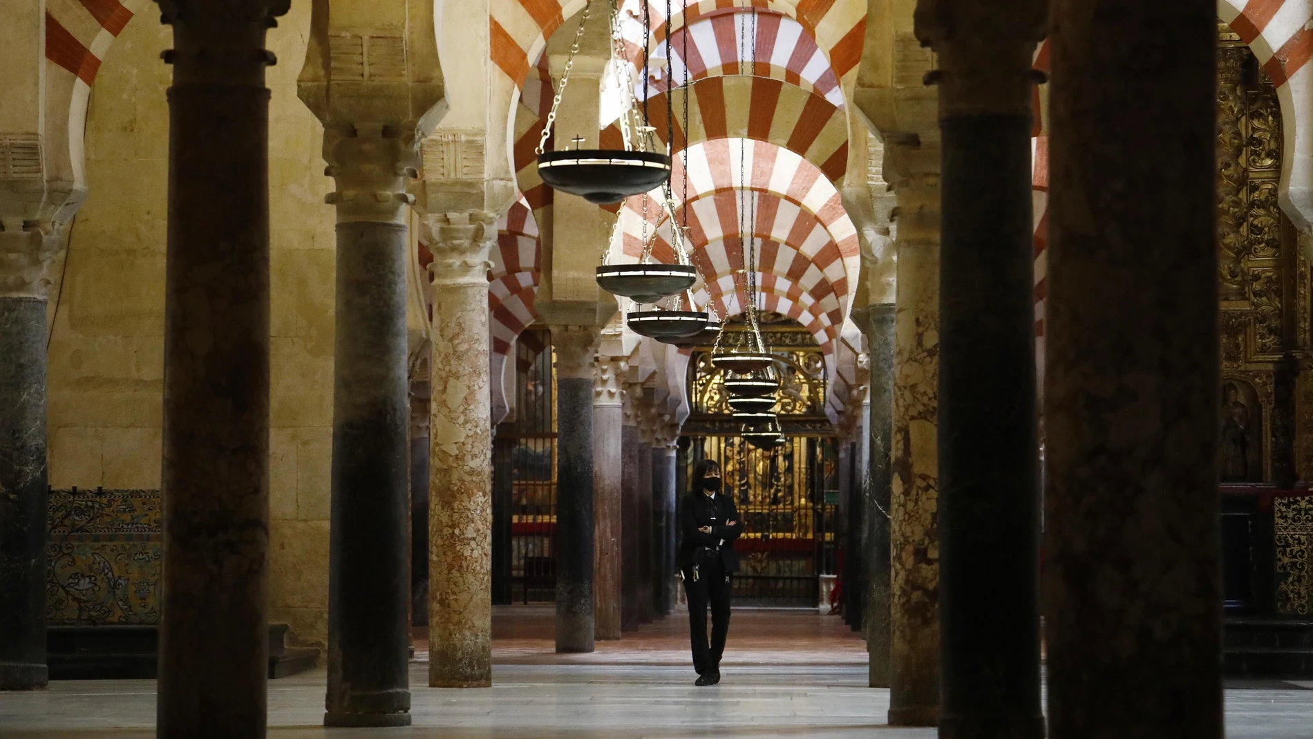 La Mezquita de Córdoba, extraordinario símbolo califal, llegó a ser la segunda más grande del mundo en superficie, por detrás de La Meca
