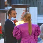 Fidel Albiac y Belén Esteban durante las pausas de 'El último viaje de Rocío'