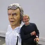 El director del Centro de Coordinación de Alertas y Emergencias Sanitarias (CCAES), Fernando Simón, en la presentación del nuevo cabezudo en su honor. Su centro recopila las estadísticas sobre las infecciones de sanitarios