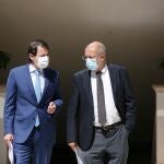 El presidente de la Junta, Alfonso Fernández Mañueco, y el ya exvicepresidente, Francisco Igea, durante un balance de legislatura