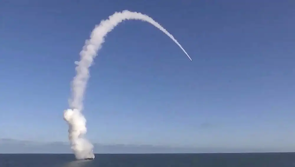 Lanzamiento de un misil de crucero Kalibr