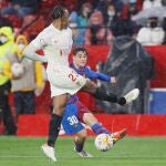 Koundé, expulsado en el Sevilla-Barcelona de LaLiga