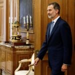 El rey Felipe VI a su llegada para recibir en audiencia al portavoz de En Comú Podem en el Congreso, Jaume Asens.