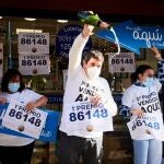El Gordo de Navidad cae en la administración de lotería número uno de Santoña, en Cantabria. Vende una serie con diez décimos