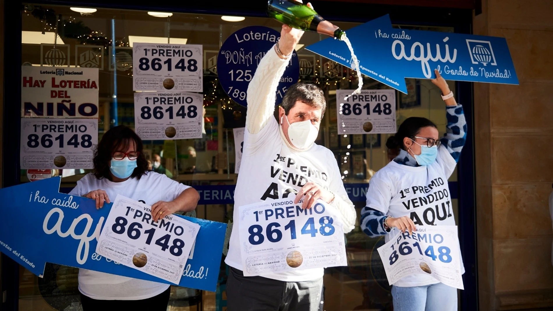 El Gordo de Navidad cae en la administración de lotería número uno de Santoña, en Cantabria. Vende una serie con diez décimos