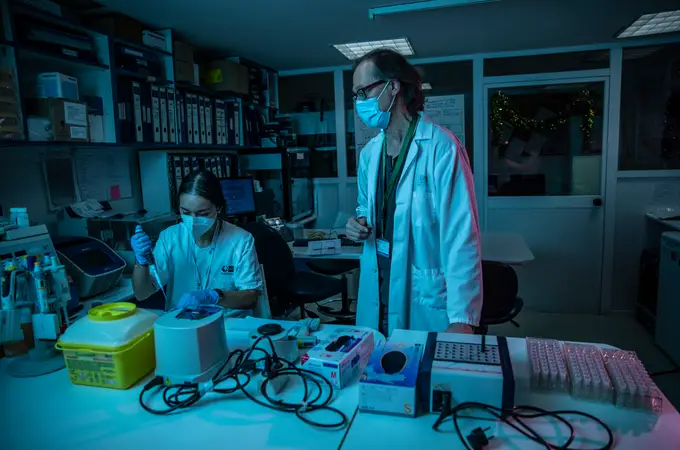 Las 30 mutaciones en el «corazón» de Ómicron que preocupan a los científicos Las 30 mutaciones en el «corazón» de Ómicron que preocupan a los científicos