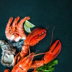 Al llegar la Navidad, los furtivos de la pesca ilegal agudizan el ingenio elevando las prácticas no autorizadas de recogida del preciado fruto del mar en el Norte de España