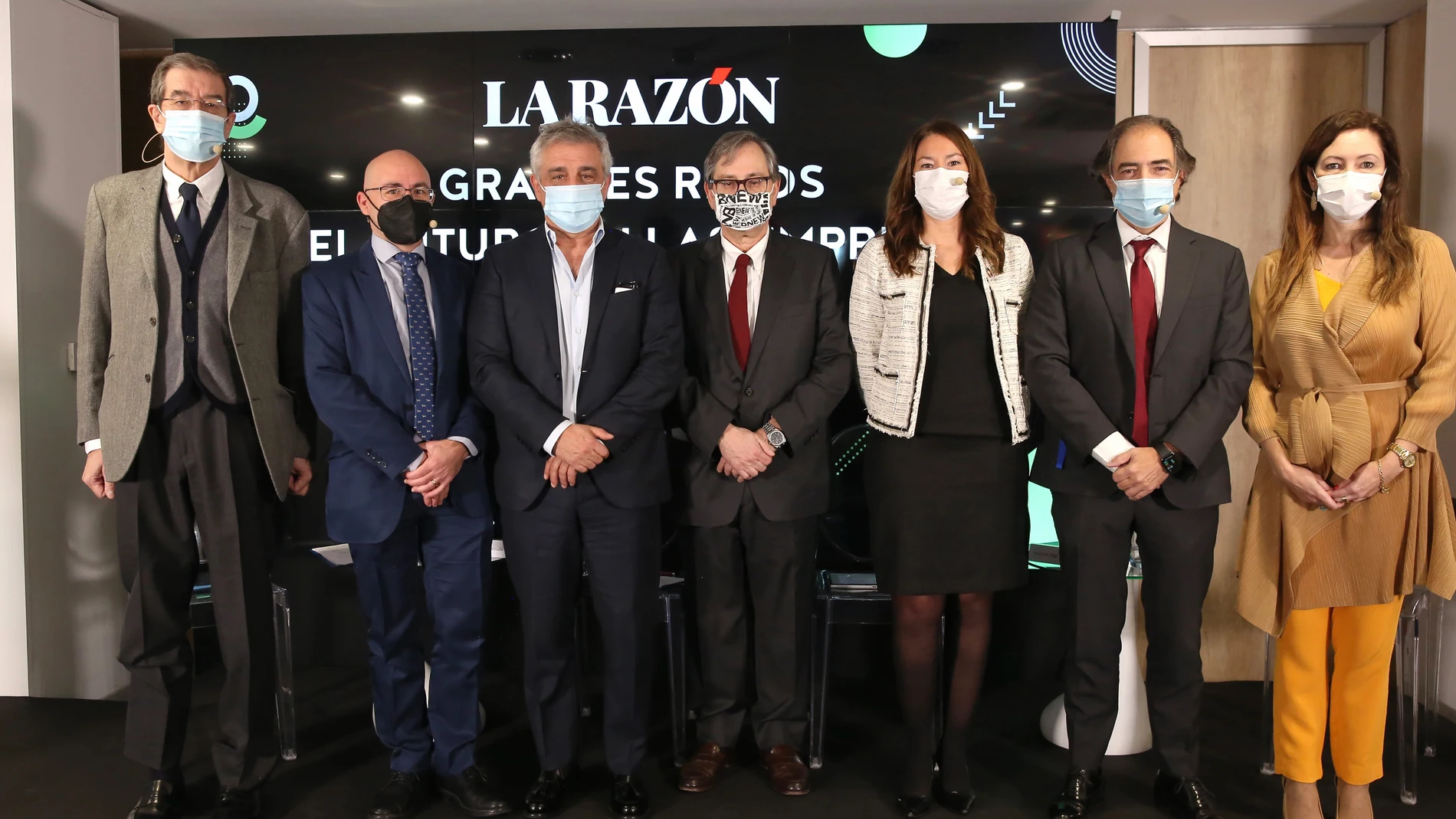 De izquierda a derecha: Jesús Rivasés, Daniel Boluda, Andrés Navarro, Francisco Marhuenda, Laura de Vega, Enrique Jiménez y Clara Jiménez.