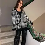 La hija de Vicky Martín Berrocal nos enseña cómo llevar el clásico binomio blanco y negro de una forma renovada