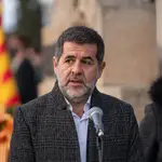 El secretario general de Junts, Jordi Sànchez, interviene durante la ofrenda floral anual a la tumba del expresidente de la Generalitat, Francesc Macià, el día de Navidad